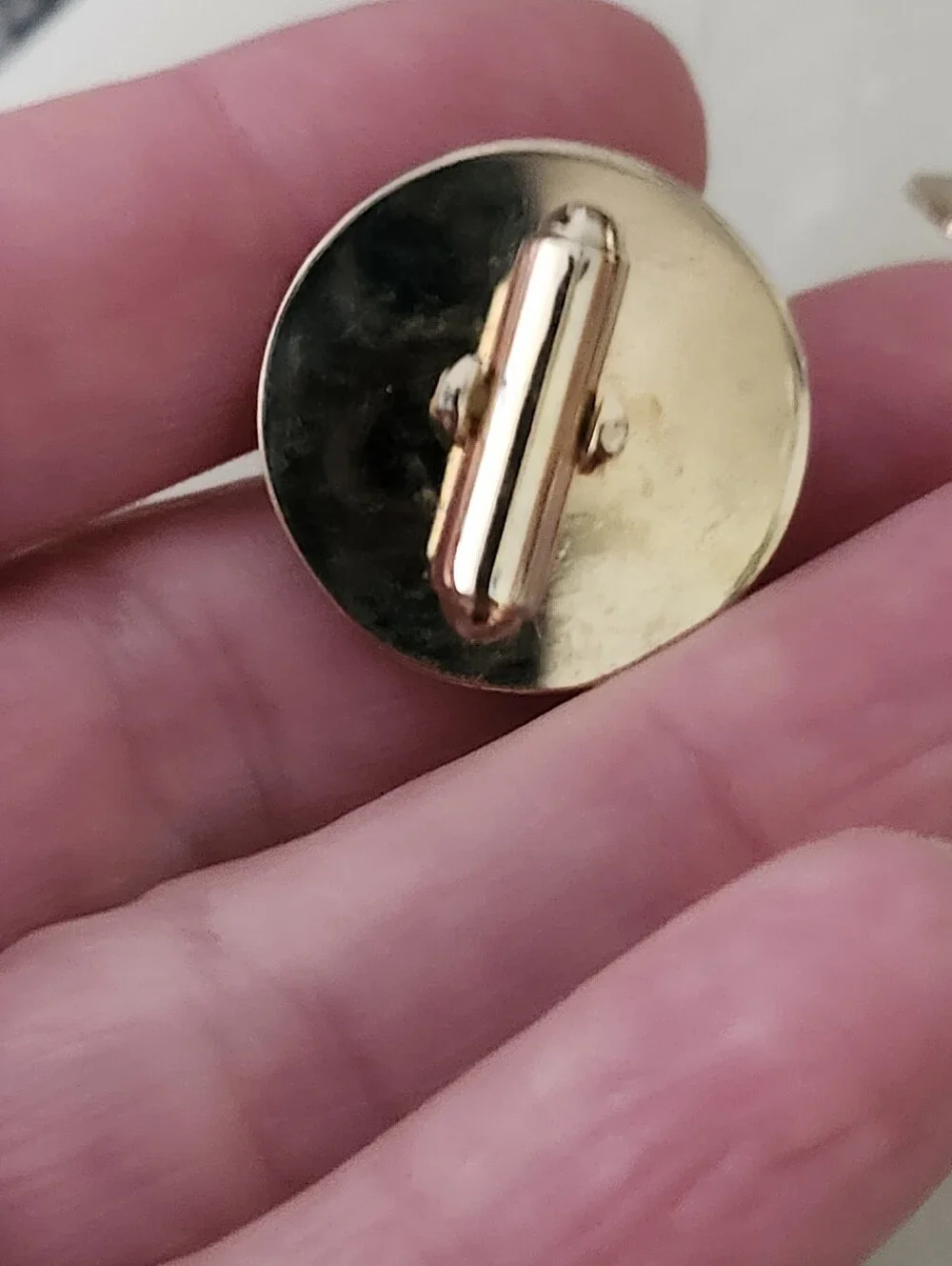 Gold Tone Mother-of-Pearl Round Cuff Links